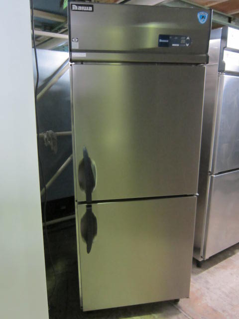 213LCD EC 東京 にて 厨房機器  ダイワ 業務用タテ型冷蔵庫 213LCD EC を 買取 いたしました。