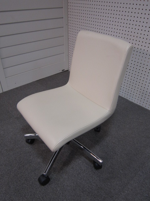ASP 022 9月20日東京 にて オフィス家具 3点 を 買取 いたしました