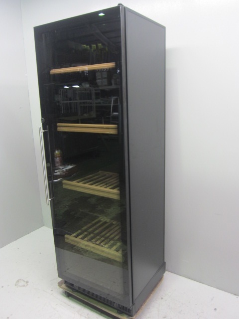V259T PTHF 横浜にて、厨房機器 ユーロカーブ ワインセラー V259T PTHFを買取いたしました。