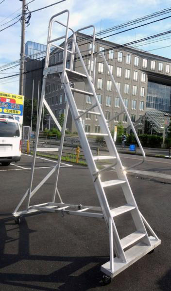 pica sagyoudai 横浜にて、工具 ピカコーポレイション高所作業台を買取いたしました。