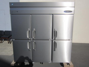 100 300x225 東京 厨房機器　タテ型冷蔵庫買取いたしました。