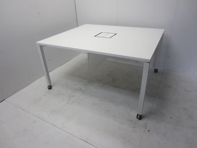 SDT WF1214MAW 横浜にて、オフィス家具 コクヨ ワークフィット ミーティングテーブルを買取いたしました。