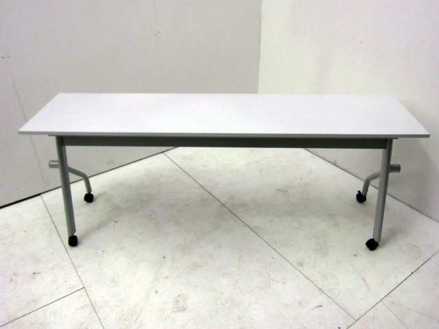FTA H1845 横浜にて、オフィス家具 アイリスチトセ サイドスタックテーブルを買取いたしました。